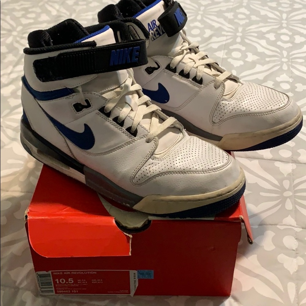 Nike Air Revolution